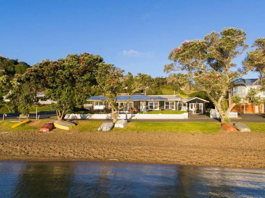 Last On The Strand, Russell - The Boathouse Exterior foto